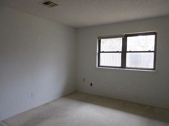 4th image of 3737 Windswest Ct