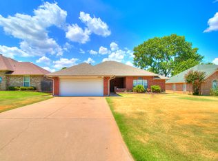 1909 Windsong Dr, Midwest City, OK 73130