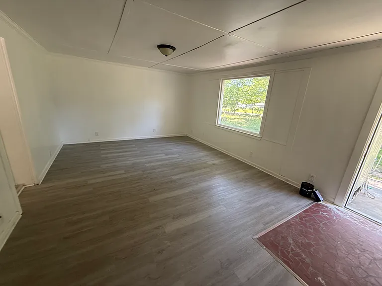 250 Robin Hood Ln — Photo 10