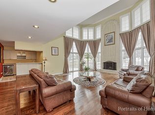 6403 Saint James Ct, Burr Ridge, IL 60527