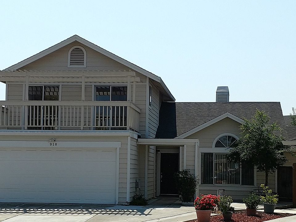 1st image of 918 Glenfinnan Way