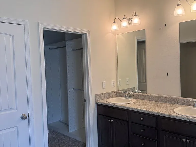 316 Merlin Ct — Photo 24