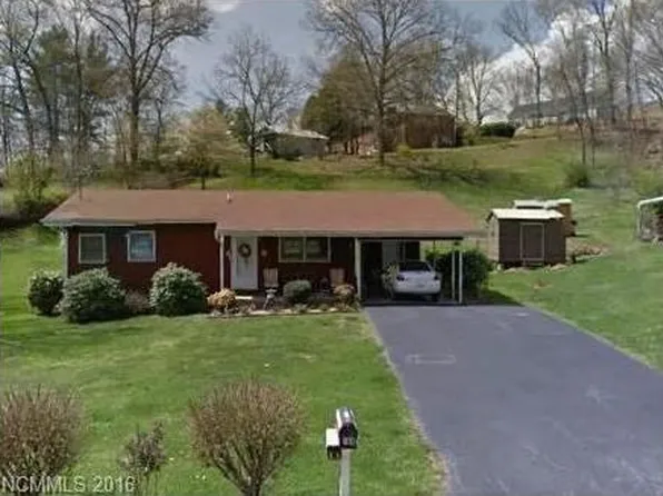 769 East St, Waynesville, NC 28786