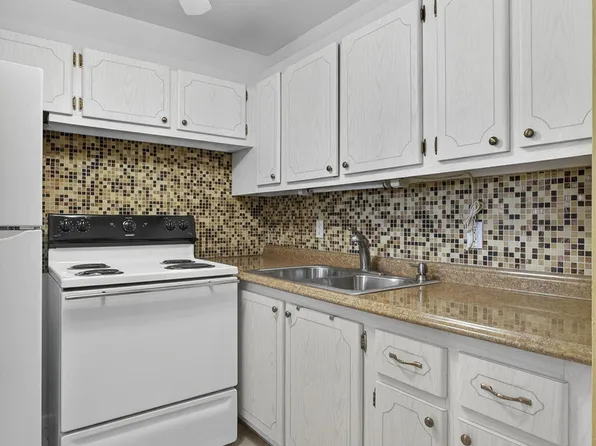 414 Windsor R, West Palm Beach, FL 33417