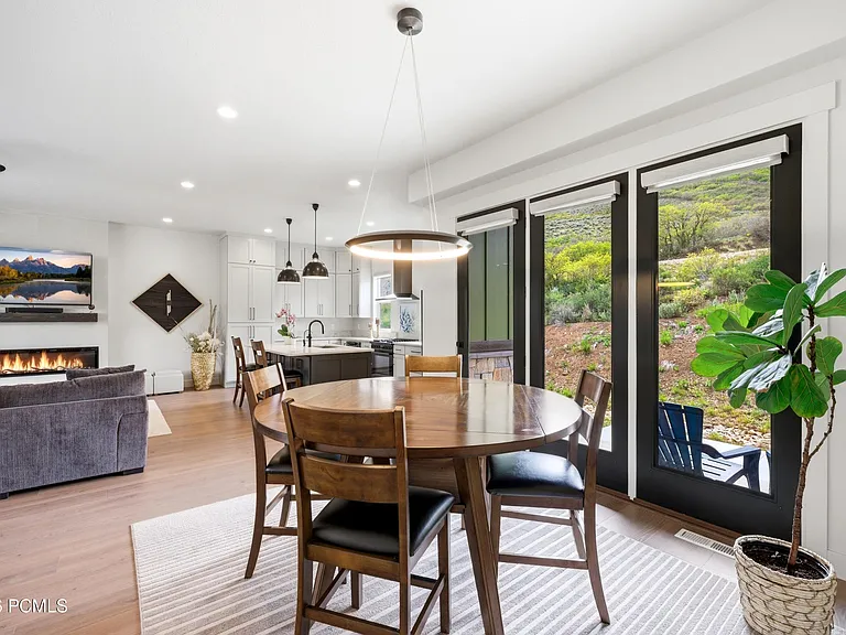 519 W Ascent Dr — Photo 17