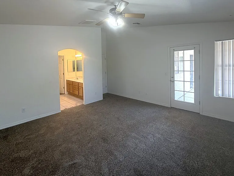 1748 Club Ave — Photo 8