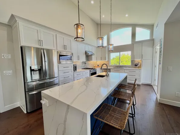 10133 Cliffwood Dr, La Mesa, CA 91941