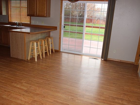 5th image of 2710 Northview Dr W