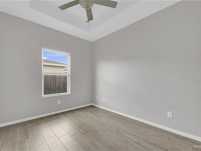 5201 N Winona Dr #3 — Photo 7