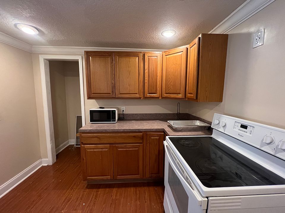 1st image of 2656 W 25th St