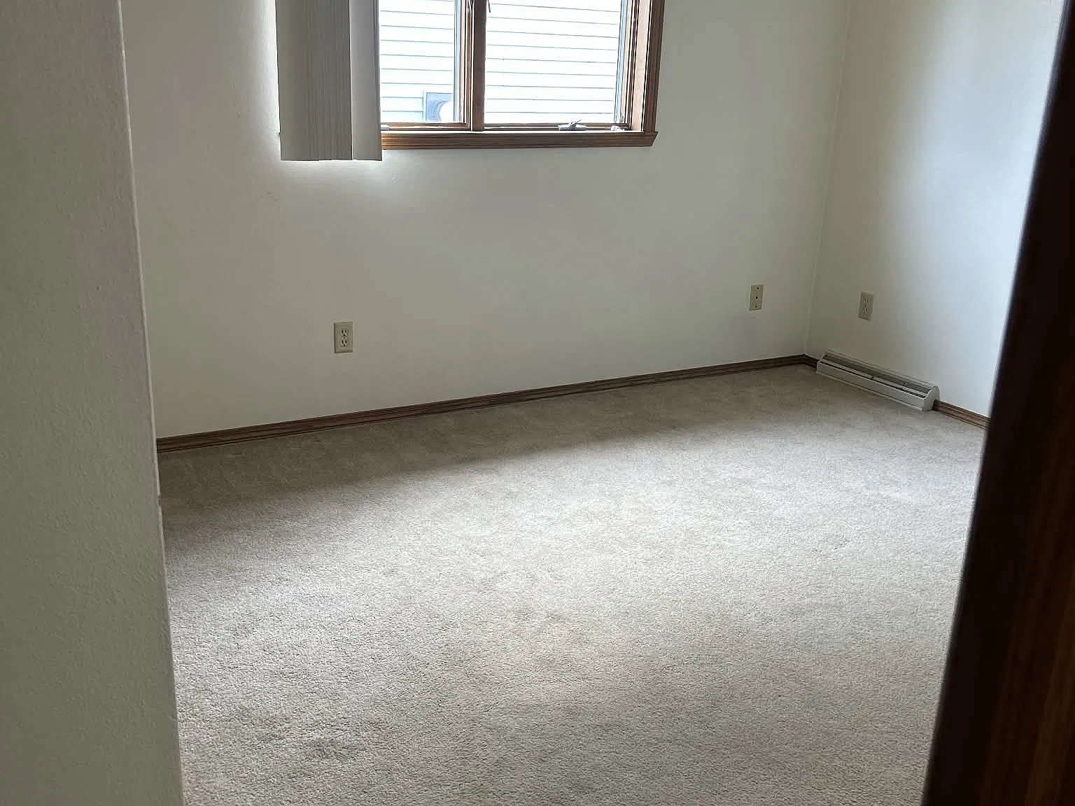 3 bed, 2000 sqft, $2,000 — Photo 1