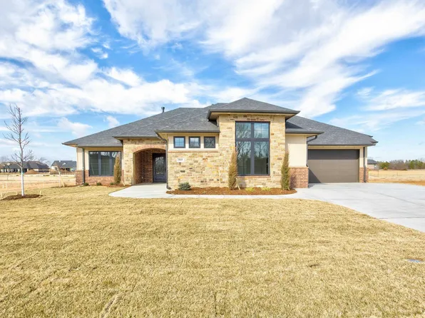 3845 N Brush Creek St, Maize, KS 67101