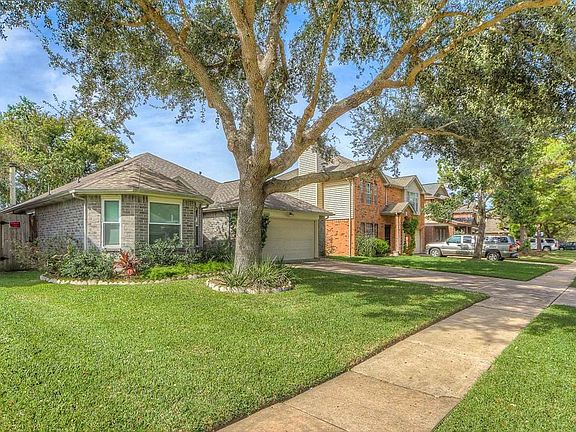 3rd image of 17034 Blue Mist Cir