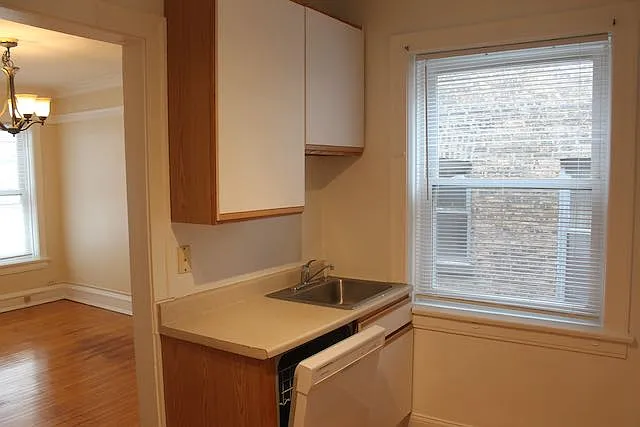 720A Hinman Ave #2 — Photo 6