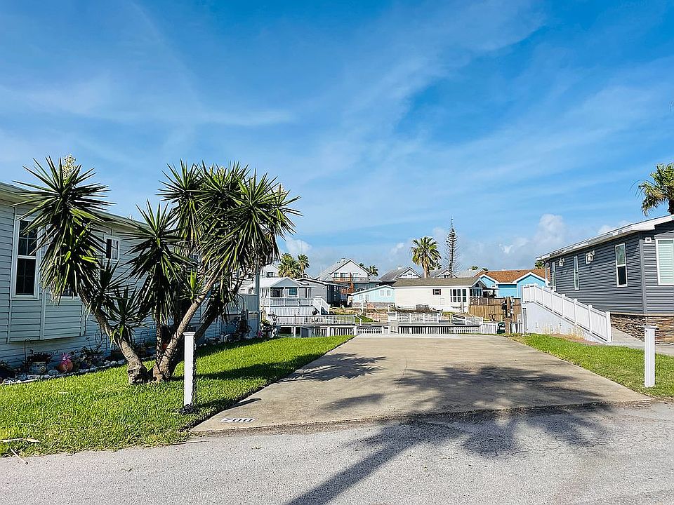 1st image of 700 E Clam Cir