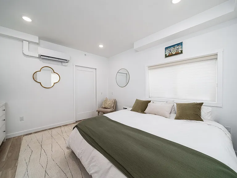 83 Waverly St #1 — Photo 12