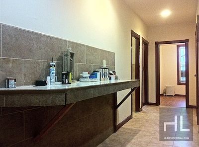 1st image of 199 Vernon Ave #1