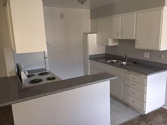 2nd image of 3081 Los Prados St