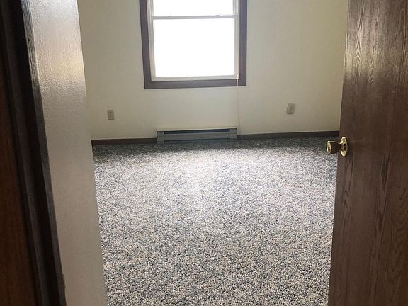 3rd image of 2721 Harvey Dr