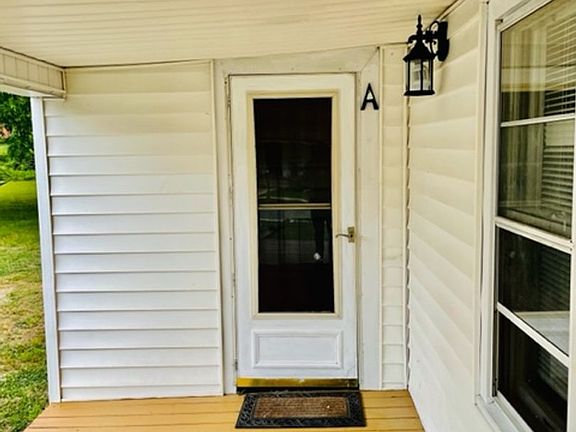 2nd image of 507 Newton Pl Unit A