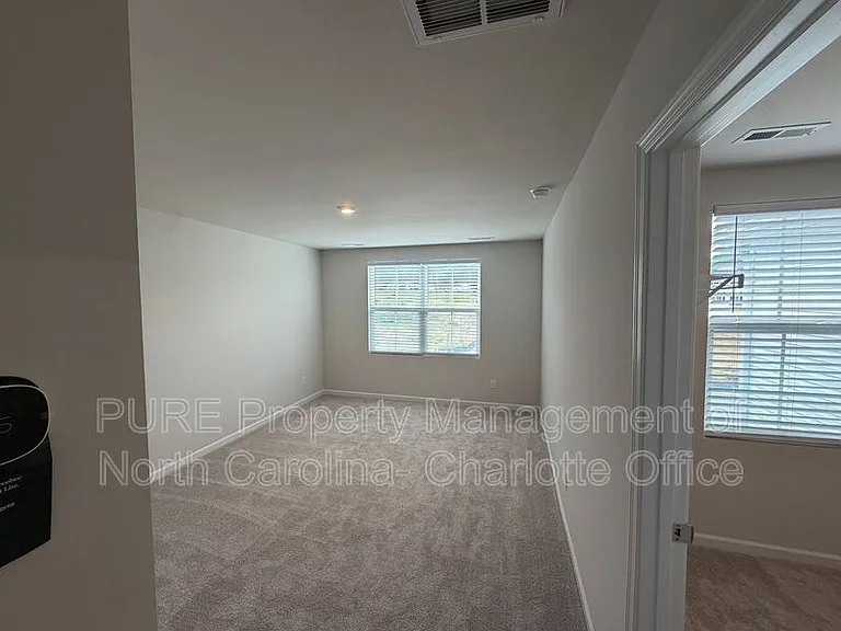 5945 Granbury Dr — Photo 21