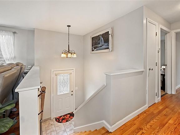 5th image of 24 Arden Ct