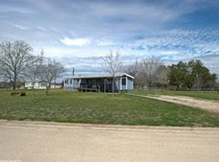 104 Creek View Dr, Cedar Creek, TX 78612
