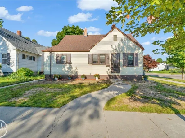 1303 17th St, Port Huron, MI 48060