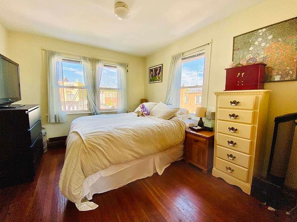 1st image of 21-12 29th Ave #3