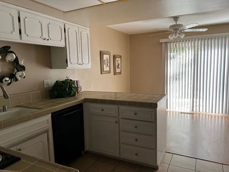 120 Carlton Ave #40 — Photo 7