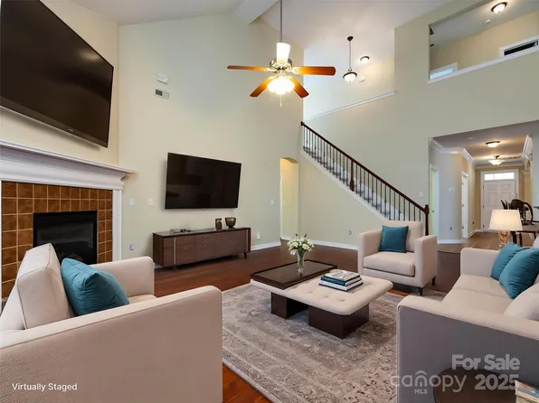 8830 Beaver Creek Dr, Charlotte, NC 28269
