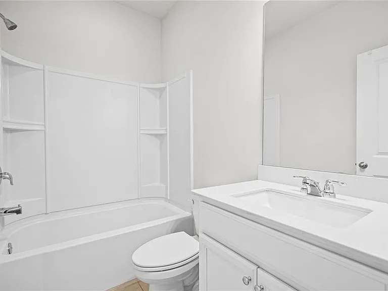 2779 White Oak Ln #20 — Photo 35