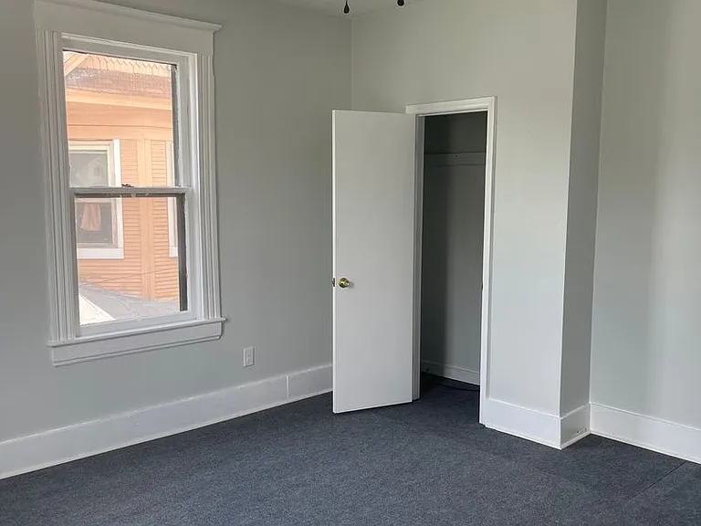 1415 Chapman Ave SW — Photo 4