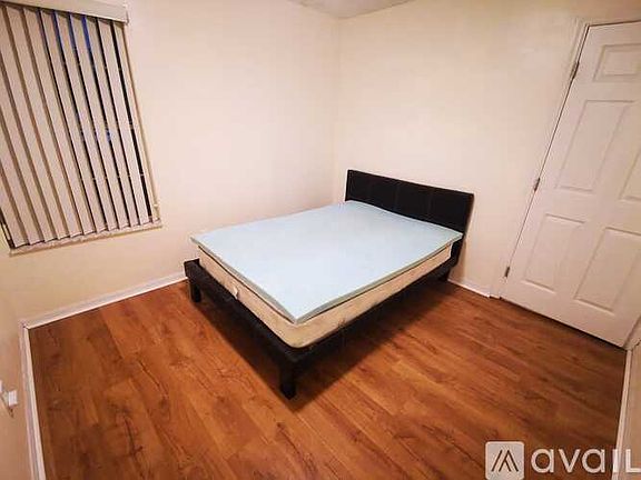 3rd image of 2741 N Poinciana Blvd Room A