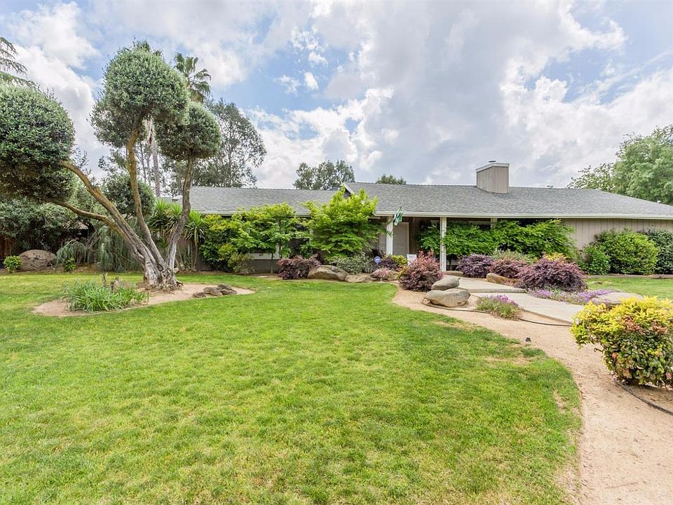 1st image of 37730 Berkshire Dr