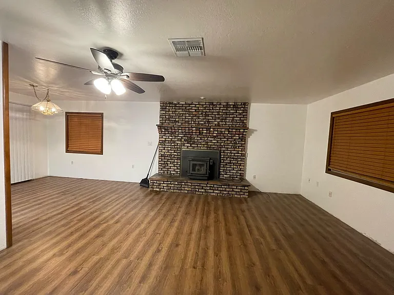207 N Titel St — Photo 2