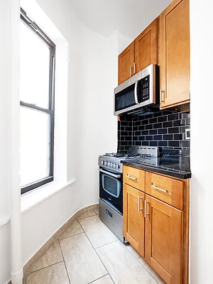 Rented by City Connections Realty | media 49