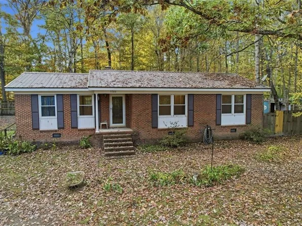 5706 Kings Ct, Pleasant Garden, NC 27313