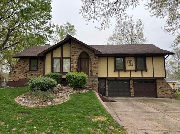 2907 Taylor Dr, Independence, MO 64055