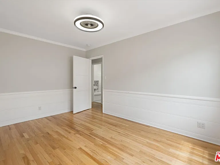8348 Reading Ave — Photo 26