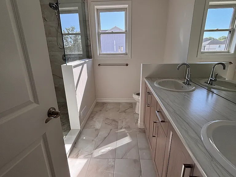 1622 Upper West Ave — Photo 12