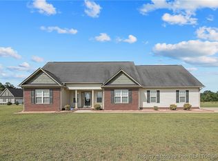 4821 Veasey Mill Dr, Wade, NC 28395