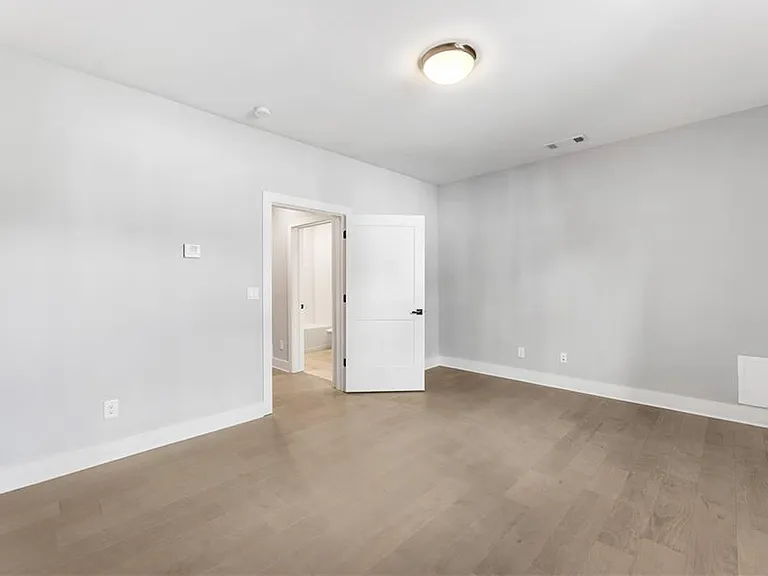 2035 Parkside Ln — Photo 40