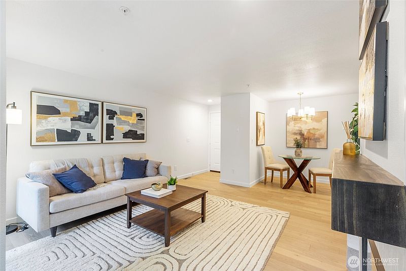 5th image of 18523 68th Avenue NE #102