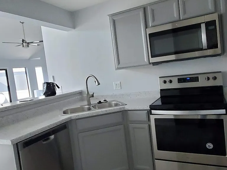 9435 N 59th Ave #3 — Photo 8