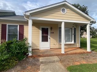 814 Guilford College Rd APT 208, Greensboro, NC 27409