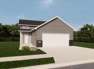 7016 32nd St S, Fargo, ND 58104