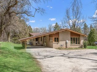 6220 S 92nd St, Hales Corners, WI 53130