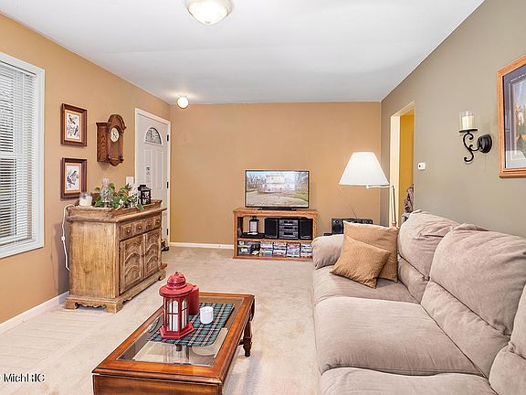 5th image of 1841 W 32nd St