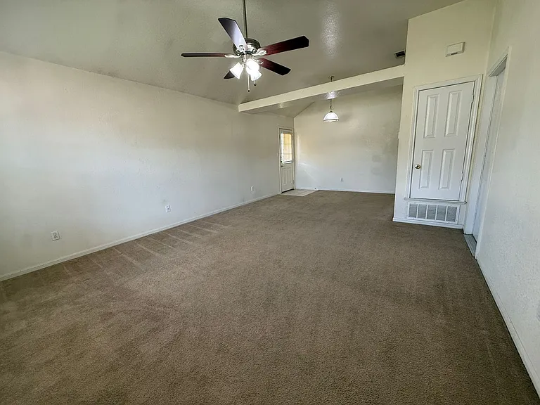 3208 Raven Dr — Photo 2